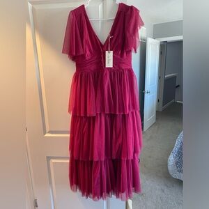 Scarlett tiered maxi dress is a size small, runs big. NWT and never worn.